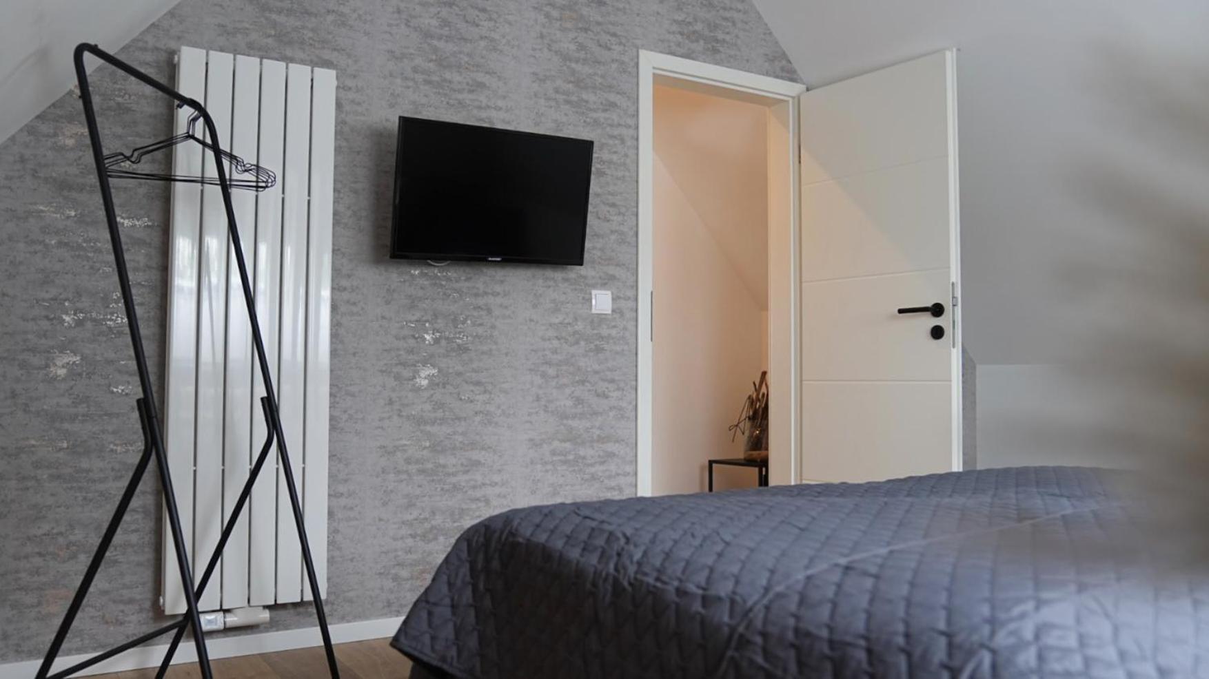 Modernes Im Eidertal Apartment Delve